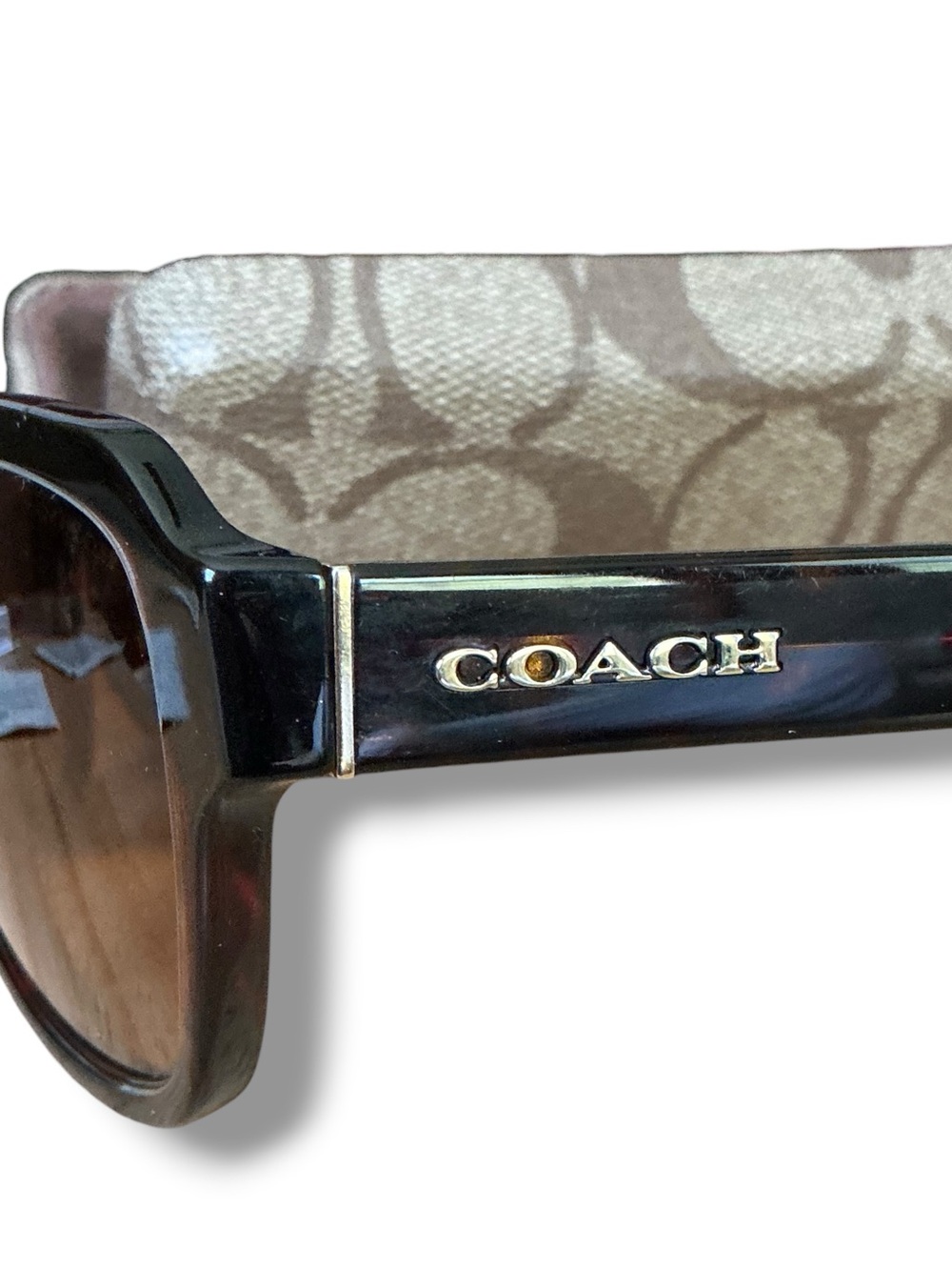 Coach HC 8232 (L1010) 550713 Dark Tortoise Sunglasses with Case - Picture 12 of 12